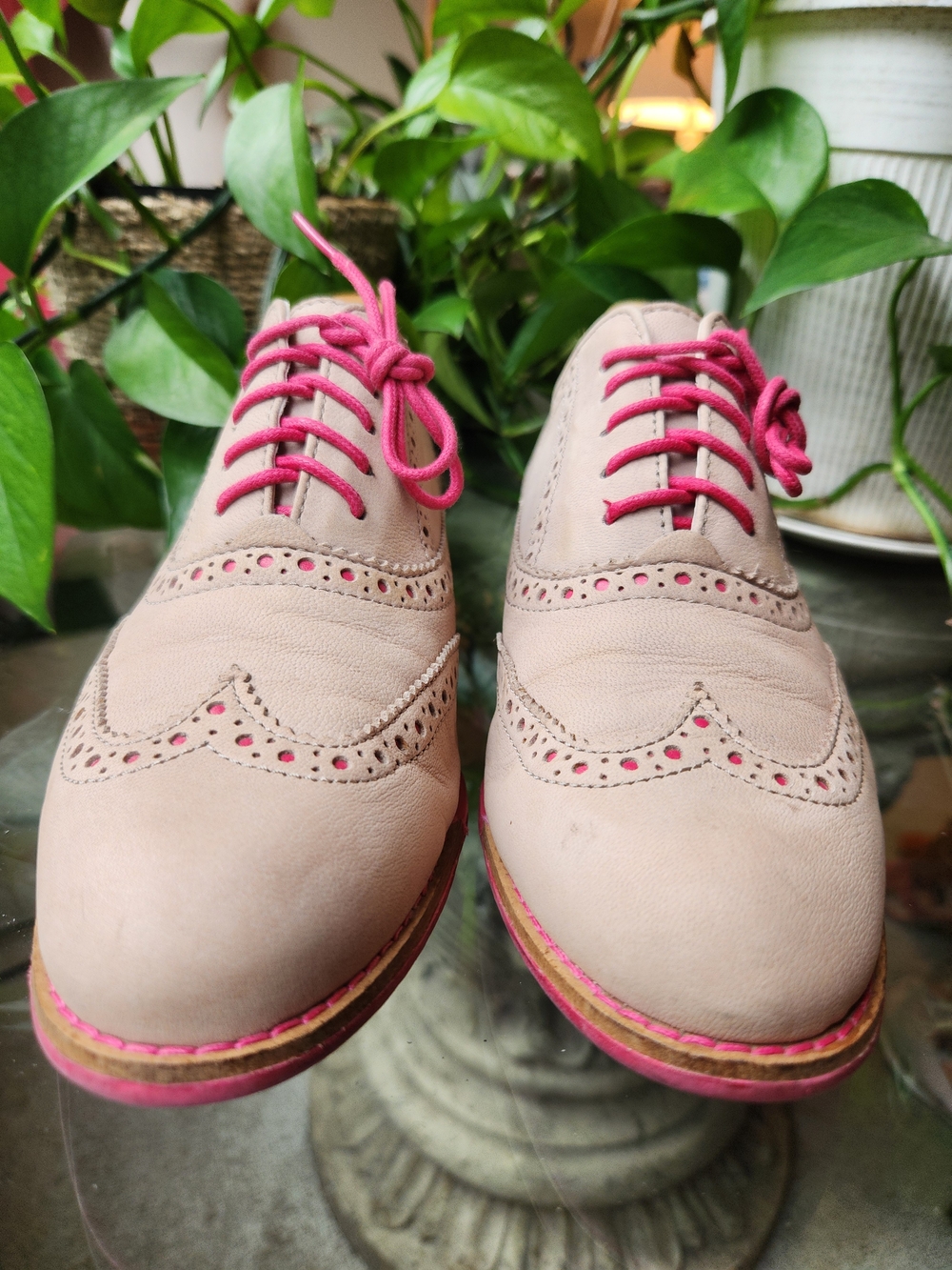 Cole Haan Womens 6 Gramercy Leather Wingtip Oxford Shoes Sandstone Hot Pink Sole - Picture 5 of 11